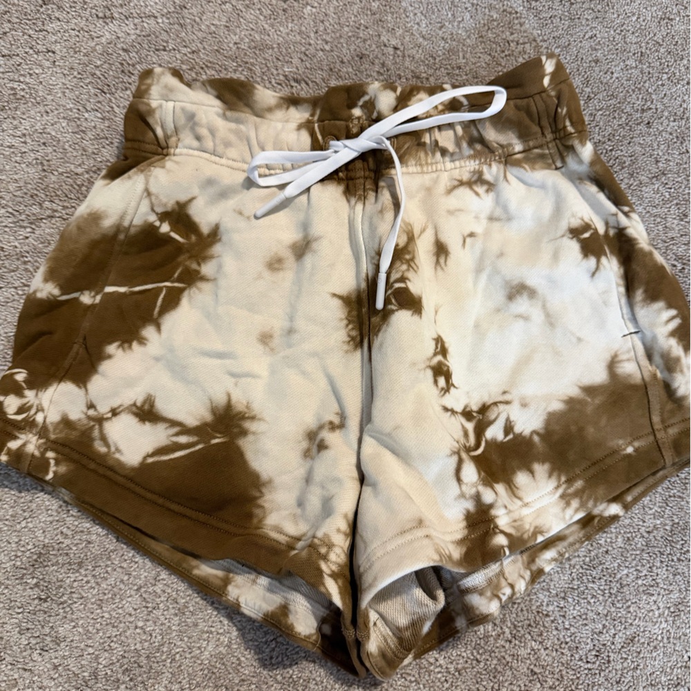Lululemon Athletica Tan and Brown Shorts